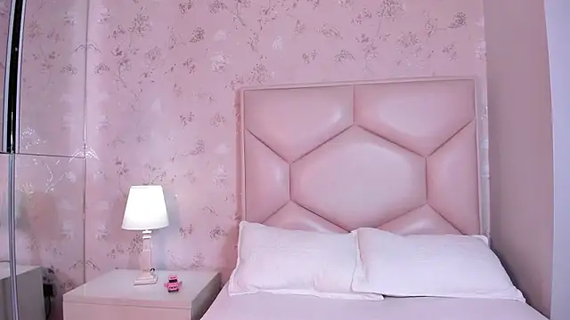 ambar sullivan online show from December 18, 11:36 am