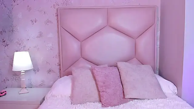 Snapshot of ambar_sullivan chatting on November 27, 11:32 am ambar sullivan online show from November 27, 11:32 am