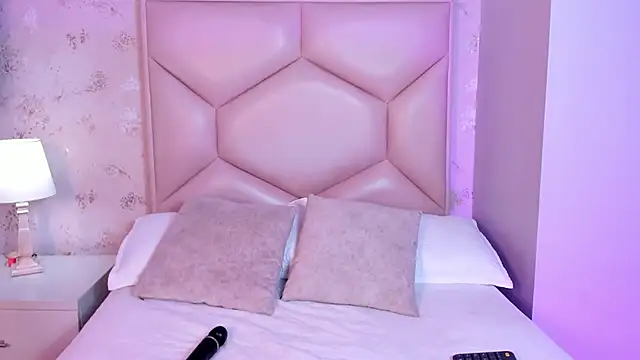 Snapshot of ambar_sullivan chatting on November 2, 11:37 am ambar sullivan online show from November 2, 11:37 am