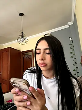 Snapshot of isabella_jade chatting on October 13, 4:19 pm isabella jade online show from October 13, 4:19 pm