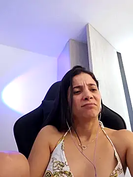 miaeyes online show from December 3, 3:17 pm