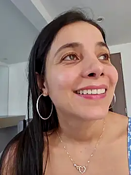 miaeyes online show from December 6, 6:22 pm