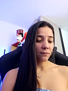 miaeyes online show from December 19, 2:30 pm