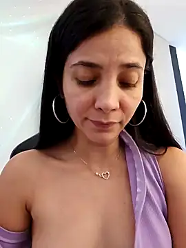 miaeyes online show from December 19, 4:46 pm