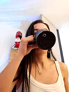 miaeyes online show from December 7, 1:46 pm