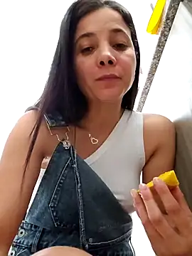 miaeyes online show from December 9, 3:22 pm