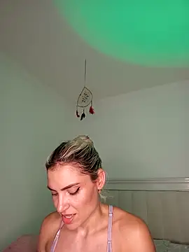 ASHLEY BLAIR online show from September 18, 9:29 pm