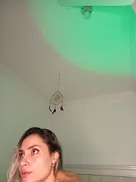 ASHLEY BLAIR online show from April 5, 11:00 pm