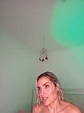 ASHLEY BLAIR online show from September 22, 10:05 pm