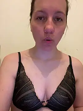 Nicole-Ray online show from April 9, 6:36 pm