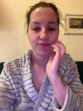 Nicole-Ray online show from February 26, 5:29 am