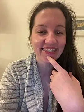 Nicole-Ray online show from March 4, 9:00 pm