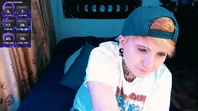 Marieblueeyes online show from November 7, 2:27 am