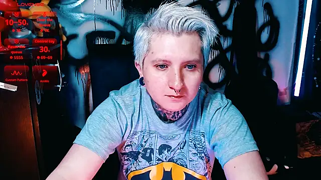 Snapshot of Marieblueeyes chatting on June 13, 1:03 am Marieblueeyes online show from June 13, 1:03 am