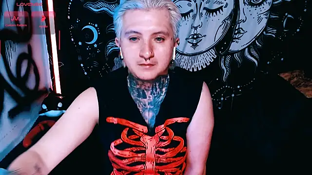 Marieblueeyes online show from June 1, 11:26 pm