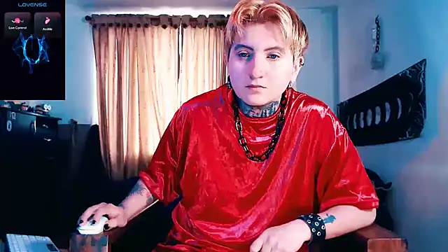 Marieblueeyes online show from November 26, 3:12 pm