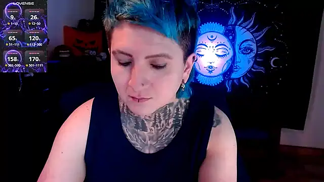 Snapshot of Marieblueeyes chatting on February 25, 6:44 pm Marieblueeyes online show from February 25, 6:44 pm