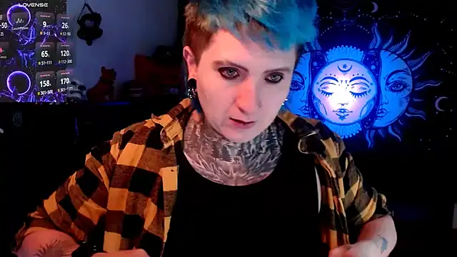 Snapshot of Marieblueeyes chatting on February 27, 8:53 pm Marieblueeyes online show from February 27, 8:53 pm