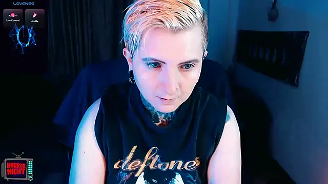 Marieblueeyes online show from December 18, 12:27 am