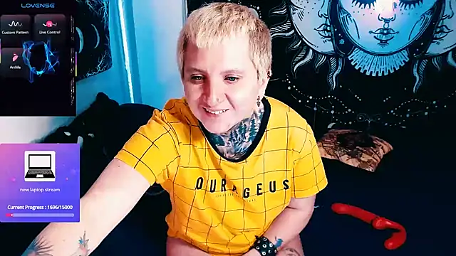 Marieblueeyes online show from February 17, 10:51 pm