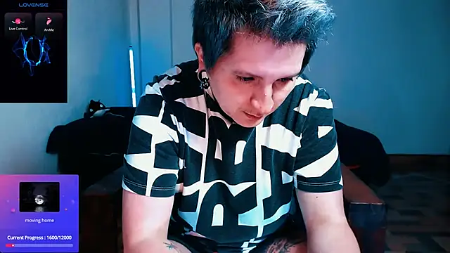 Marieblueeyes online show from March 28, 5:14 pm