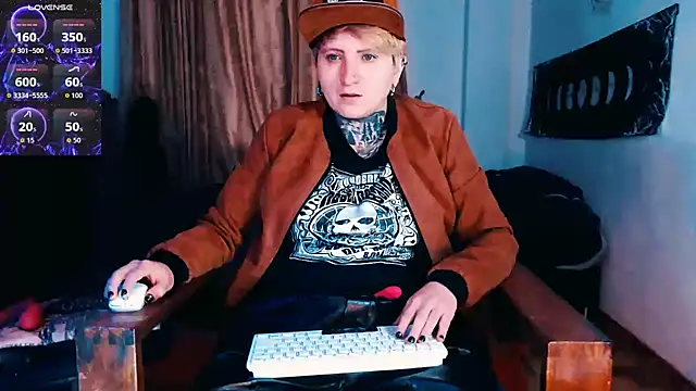 Marieblueeyes online show from November 29, 8:42 pm