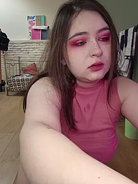 Snapshot of Yammy_Yumi chatting on June 25, 2:33 pm Yammy Yumi online show from June 25, 2:33 pm