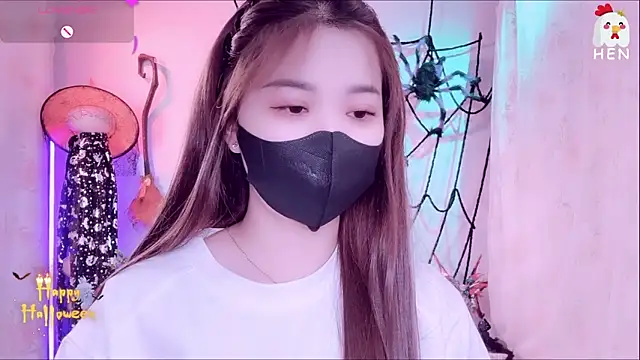 Snapshot of hen237 chatting on November 10, 2:16 am hen237 online show from November 10, 2:16 am