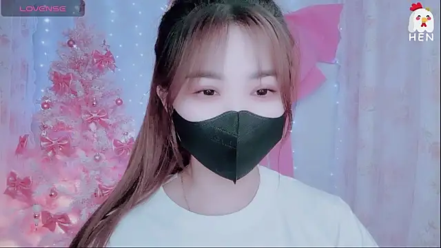 Snapshot of hen237 chatting on December 5, 5:00 pm hen237 online show from December 5, 5:00 pm