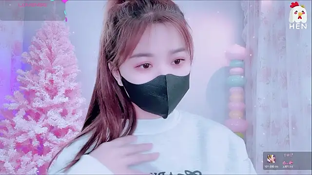 Snapshot of hen237 chatting on November 12, 11:08 pm hen237 online show from November 12, 11:08 pm