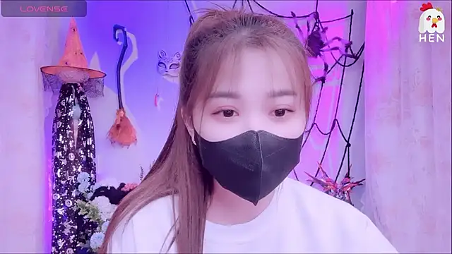 Snapshot of hen237 chatting on November 2, 12:37 am hen237 online show from November 2, 12:37 am