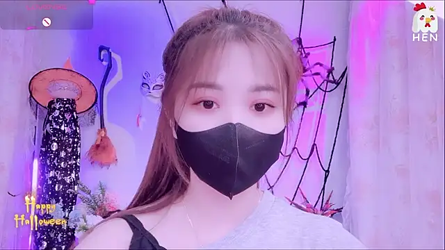 Snapshot of hen237 chatting on November 7, 12:37 am hen237 online show from November 7, 12:37 am