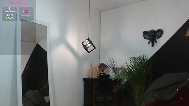 Perla Campbell online show from March 4, 7:32 pm