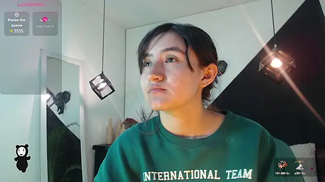 Perla Campbell online show from March 22, 4:04 pm