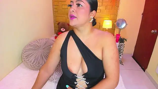Snapshot of Julia_Haye chatting on July 1, 3:51 am Julia Haye online show from July 1, 3:51 am