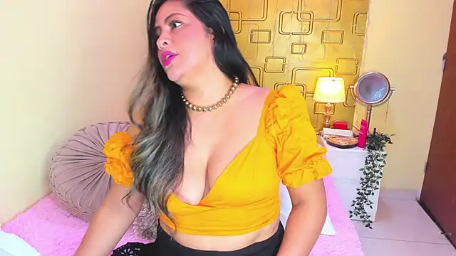 Julia Haye online show from May 3, 4:28 am