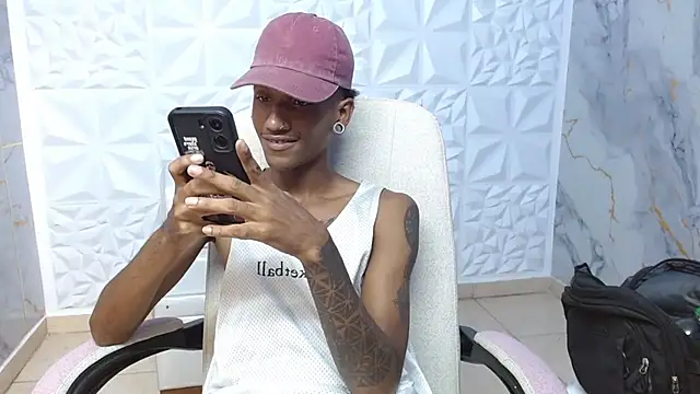 Snapshot of ManSant chatting on May 16, 4:28 pm ManSant online show from May 16, 4:28 pm