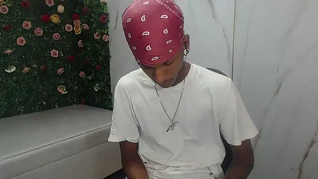 Snapshot of ManSant chatting on June 27, 3:18 pm ManSant online show from June 27, 3:18 pm