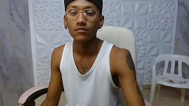 Snapshot of ManSant chatting on May 8, 3:49 pm ManSant online show from May 8, 3:49 pm