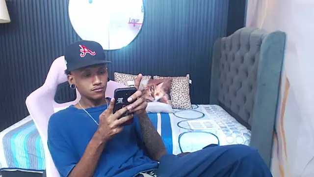 Snapshot of ManSant chatting on May 24, 4:07 pm ManSant online show from May 24, 4:07 pm