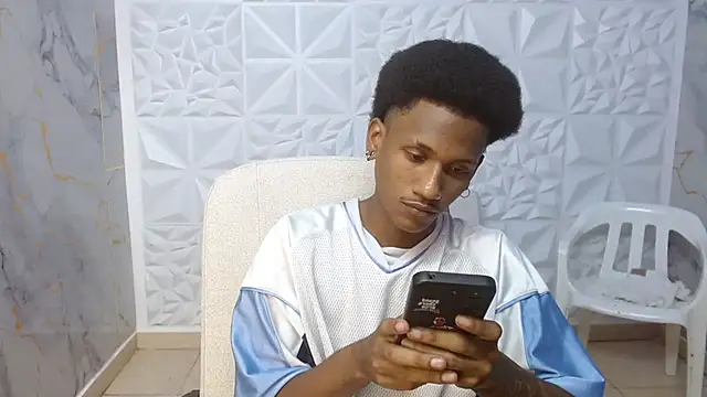 Snapshot of ManSant chatting on May 7, 2:53 pm ManSant online show from May 7, 2:53 pm
