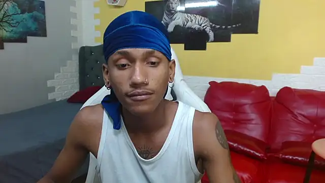 Snapshot of ManSant chatting on May 6, 3:16 pm ManSant online show from May 6, 3:16 pm