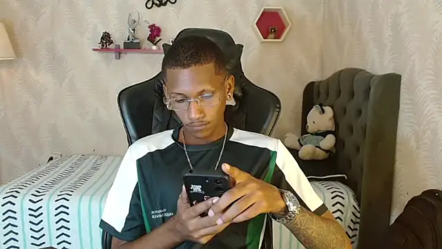 ManSant online show from October 4, 3:57 pm