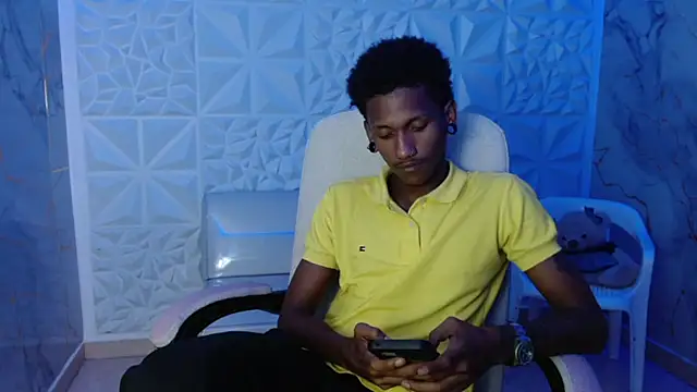 Snapshot of ManSant chatting on April 21, 4:13 pm ManSant online show from April 21, 4:13 pm
