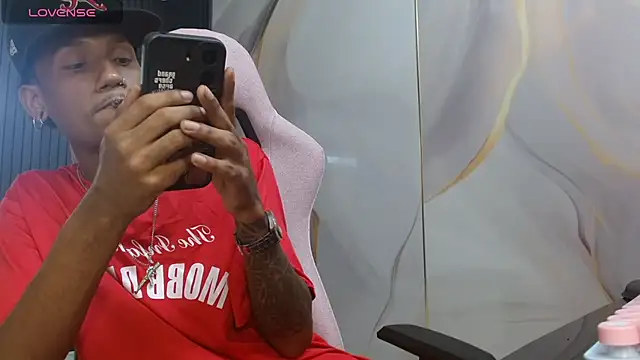 Snapshot of ManSant chatting on June 21, 3:29 pm ManSant online show from June 21, 3:29 pm