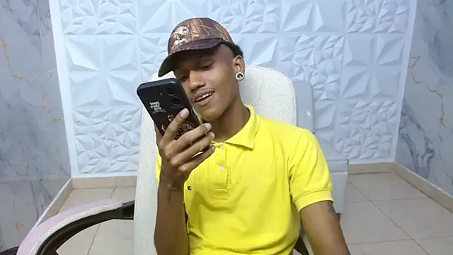 Snapshot of ManSant chatting on April 24, 6:10 pm ManSant online show from April 24, 6:10 pm