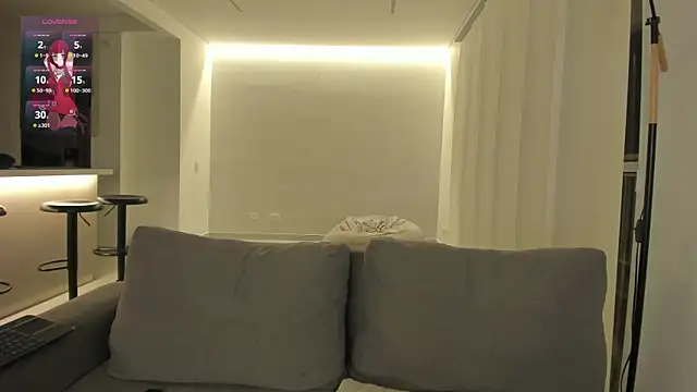 Snapshot of KaryAndTylor chatting on February 14, 2:18 am KaryAndTylor online show from February 14, 2:18 am