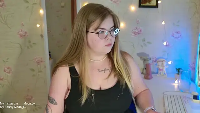 sinnamon  online show from October 28, 4:39 pm