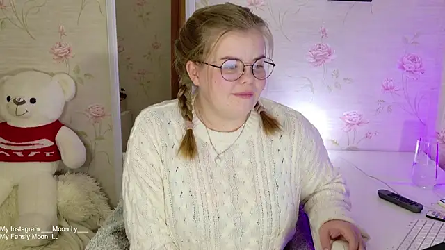 sinnamon  online show from October 6, 4:08 pm