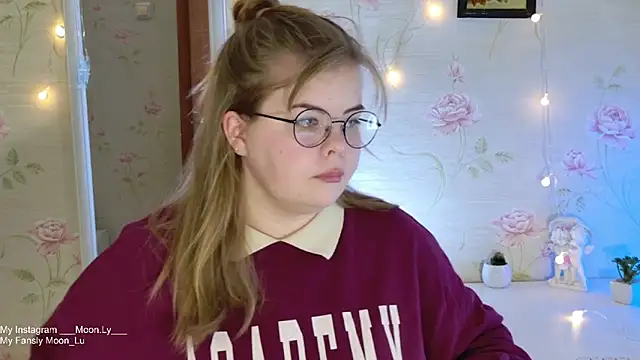 sinnamon  online show from October 31, 4:03 pm